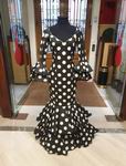 T 40. Cheap Flamenco Dresses on Sale. Mod. Tango Negro Lunar Blanco. Size 40 148.76€ #50760TANGONGLNBCO40